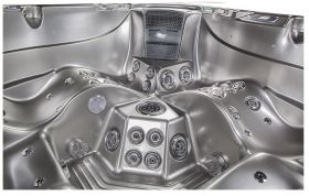 wanna spa jacuzzi wellis everest